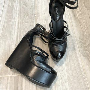Amugguccil - Strappy Platform Wedges